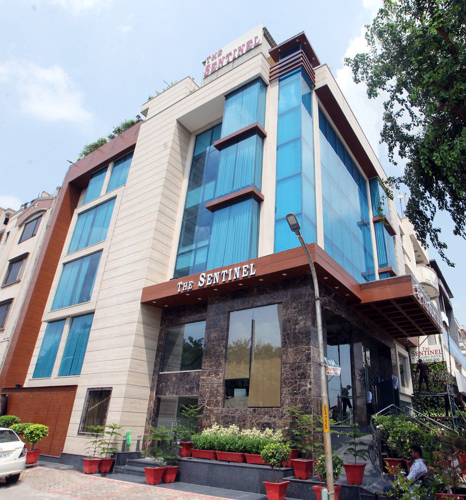 The Sentinel Hotel New Delhi Exterior photo